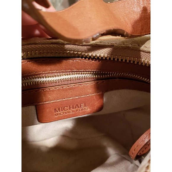 Michael Kors Classic Signature Small Hobo - Picture 7 of 11